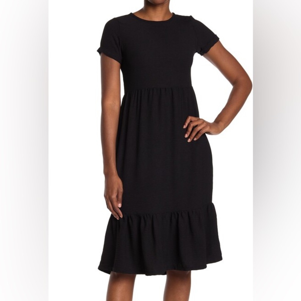 Socialite~EUC~Short Sleeved Tiered Black~Midi Dress~XS
